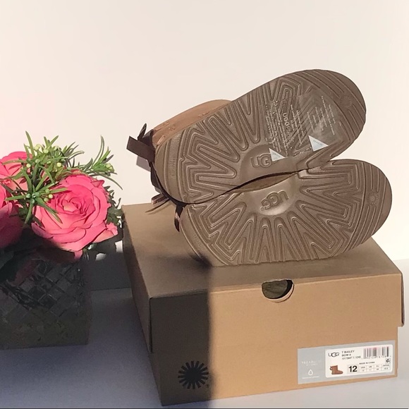 UGG Bailey Bow II - Picture 7 of 8